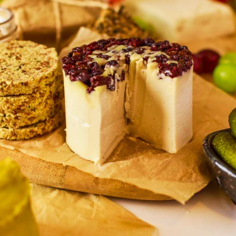 Oyster Leaf Mini Brie With Pink Peppercorn Cheeze - Foodcraft Online Store